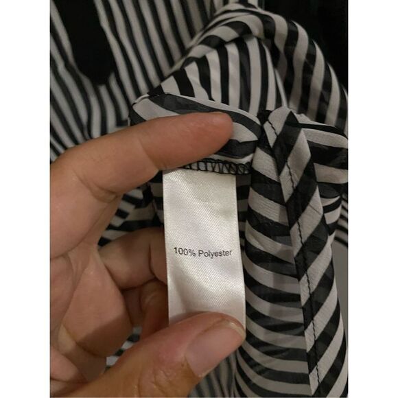 Maurices Black And White Striped Print Toll Tab Sleeve Half Button Shirt M - Picture 6 of 7